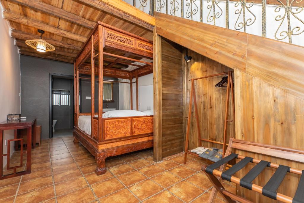 Yulong Mansion • Chinese Aesthetic Courtyard - Familie Tweepersoonskamer