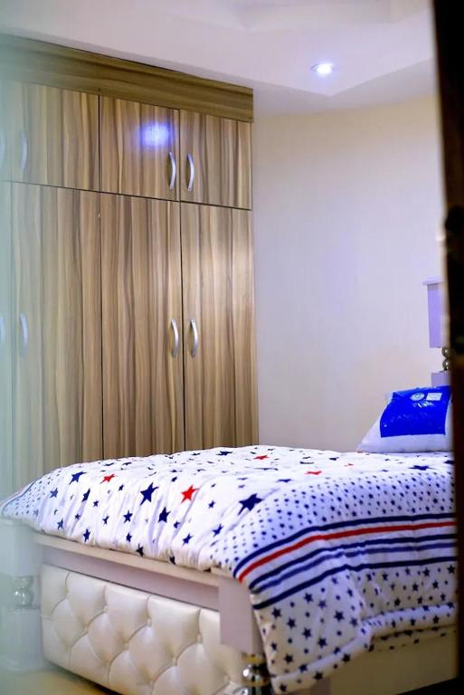 Bedroom Wardrobe - Luke's Luxurious Homes Benin City
