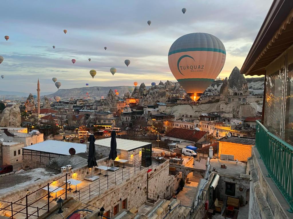 Nespecifikovaný výhled na destinaci Göreme nebo výhled na město při pohledu z penzionu