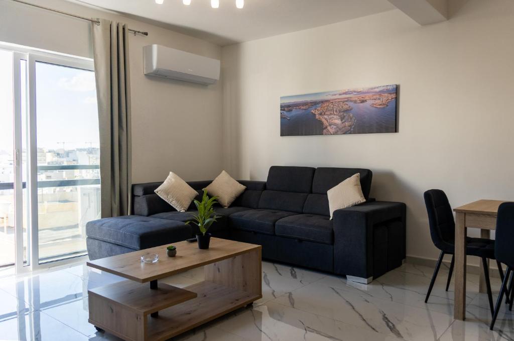 Zona de estar de Brand New 3BR Apt in Gzira