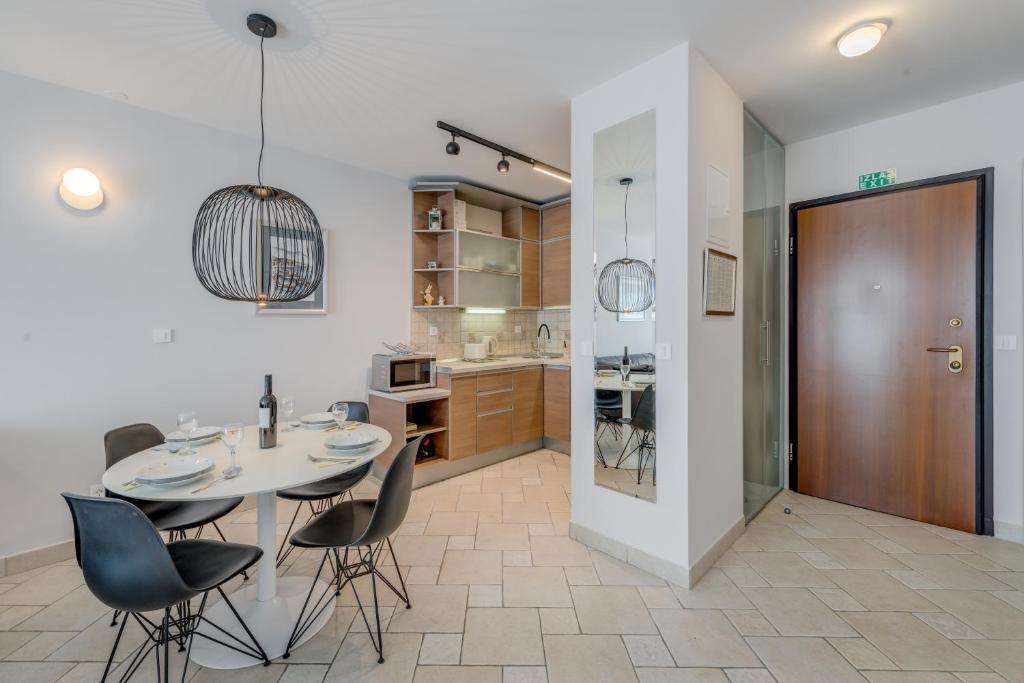 Kuchyňa alebo kuchynka v ubytovaní Apartment Stiv Luxe