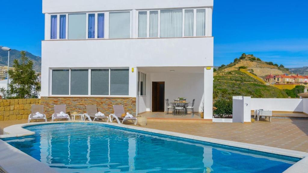 Bazén v ubytovaní Villa Asunción Benalmádena by Ruralidays alebo v jeho blízkosti