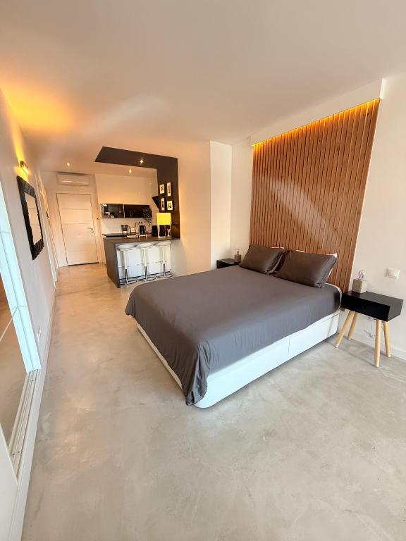 Postel nebo postele na pokoji v ubytování Torremolinos centro