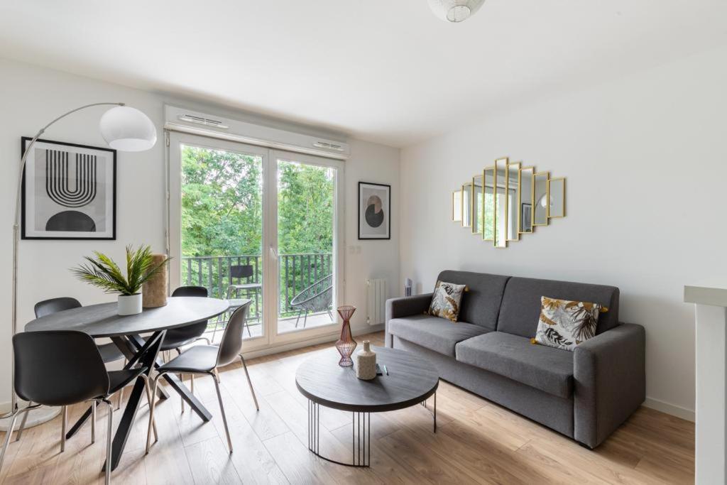 Photo de la galerie de l'établissement StadeDeFrance 6P Terrace Apartment, à Saint-Denis