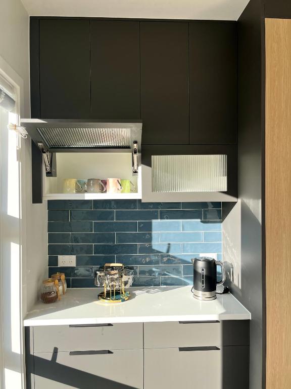 Brand new Lakeside cozy room Hoiho - Resim 13