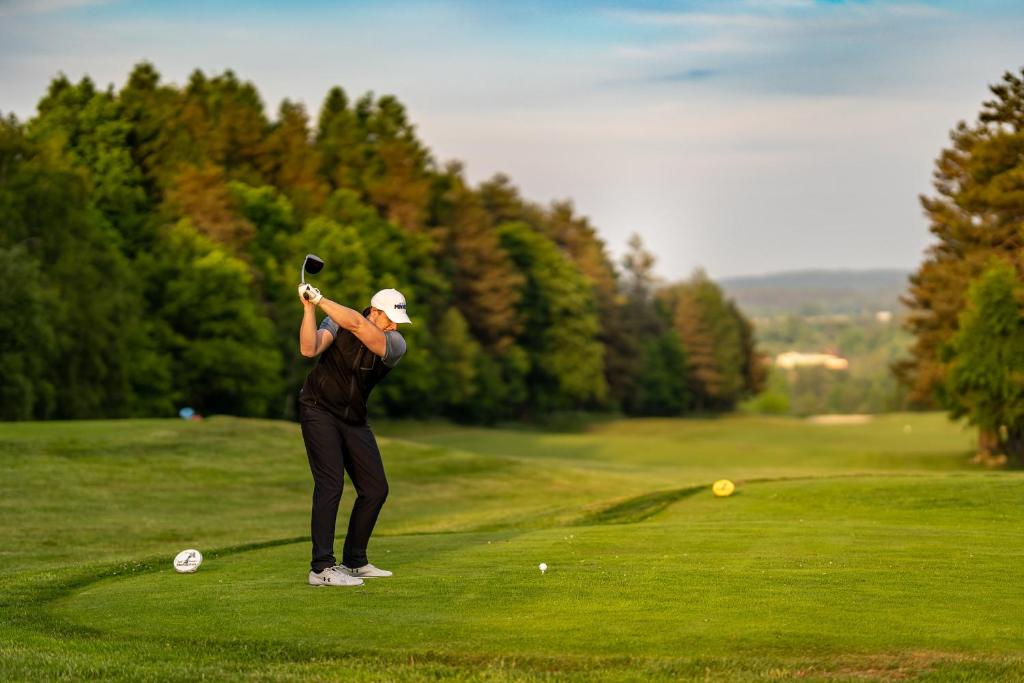 Golf v hotelu nebo okolí