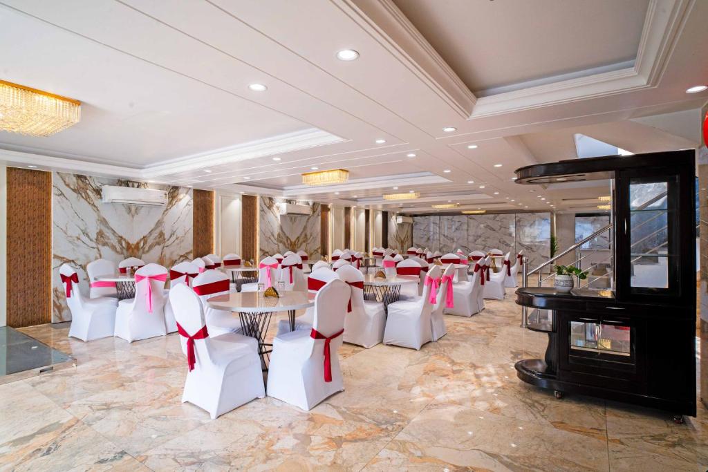 Restaurace v ubytování Treebo Royal Grand