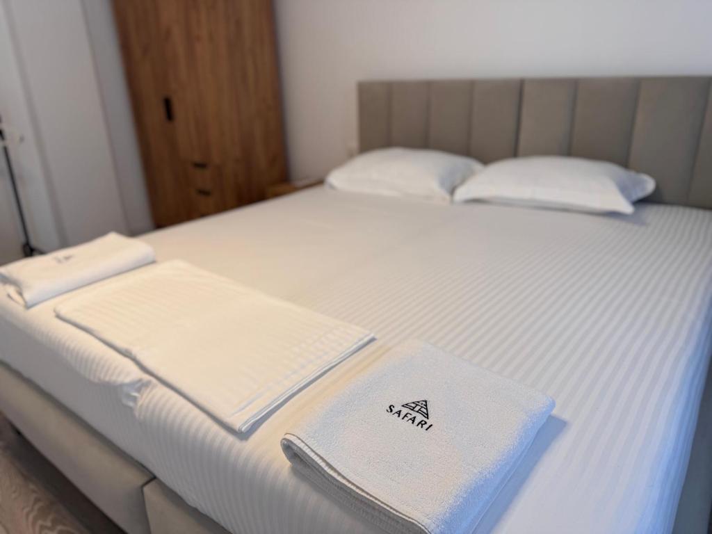 Postel nebo postele na pokoji v ubytování Airstay seaview Saranda
