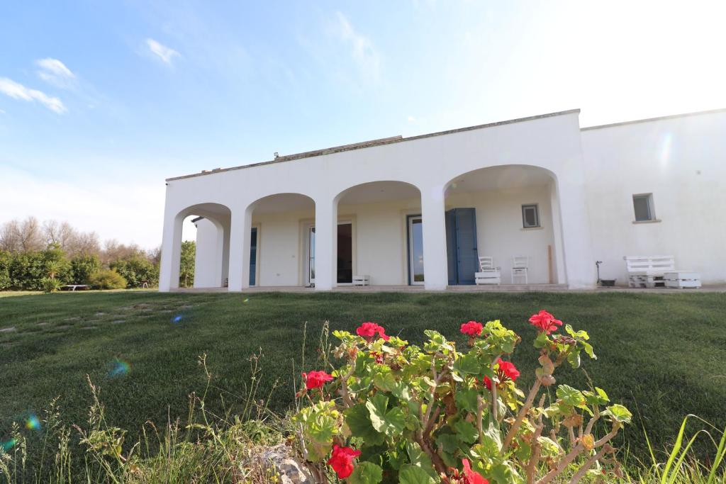Κήπος έξω από το Elegante Casale 50 Otranto