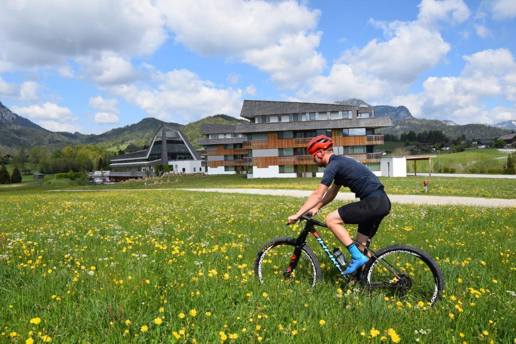 Jízda na kole v ubytování Narzissen Vital Resort Bad Aussee nebo okolí