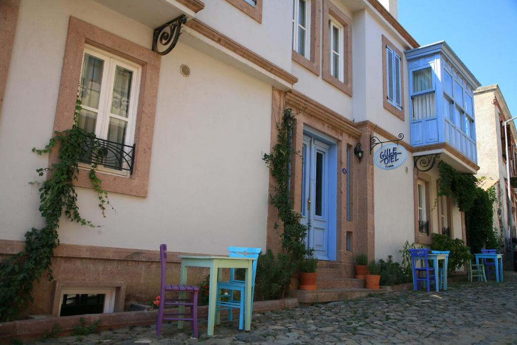 The building in which a szállodákat is located