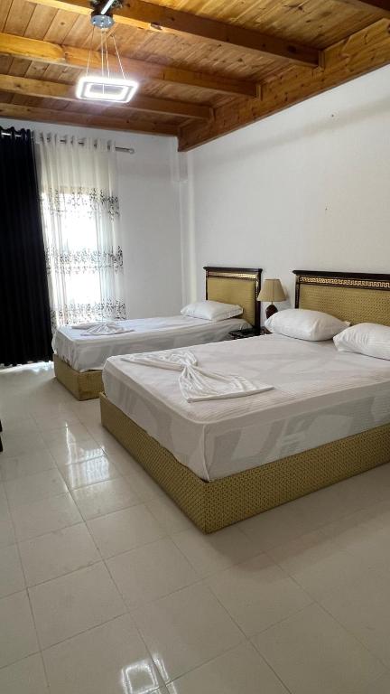 Windmill Shkodra Gesthouse Camping & Grill - 