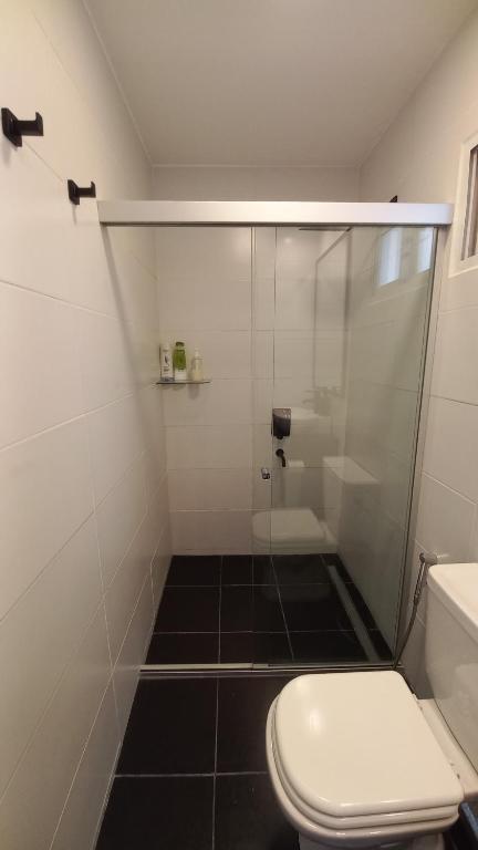 Bilik mandi di HOME UNO ESPE a 2 cuadras de peatonal