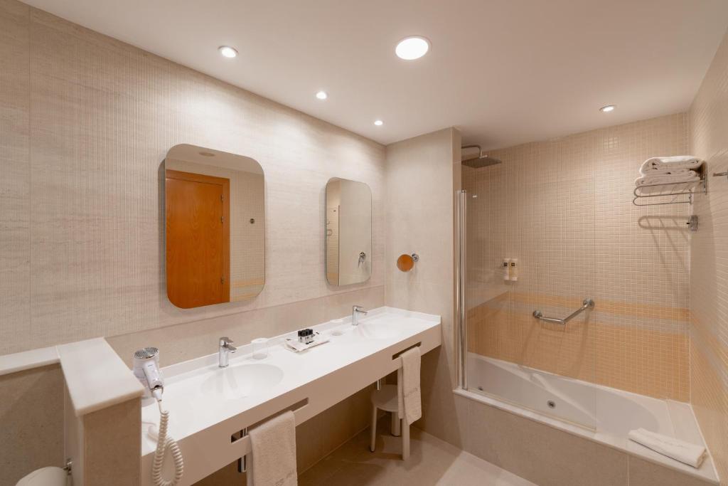 Koupelna v ubytování Hotel RH Ifach