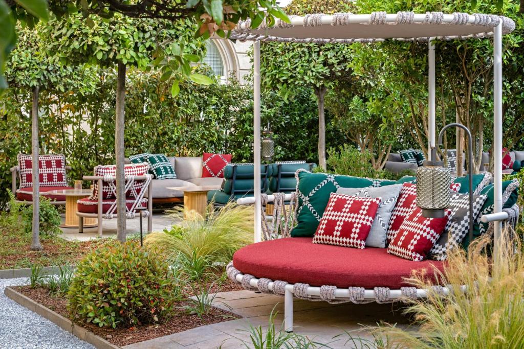 Four Seasons Hotel Milano - Resim 33