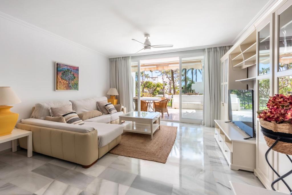 Et opholdsområde på Alcazaba Beach Apartment