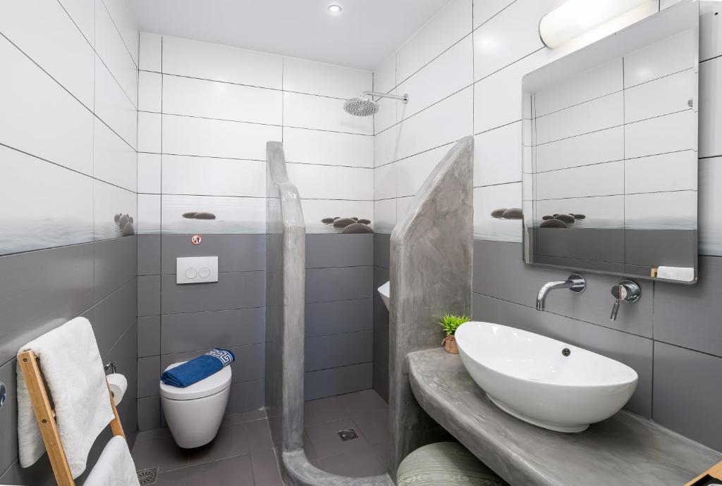 Oasis Suites Fira - Resim 45