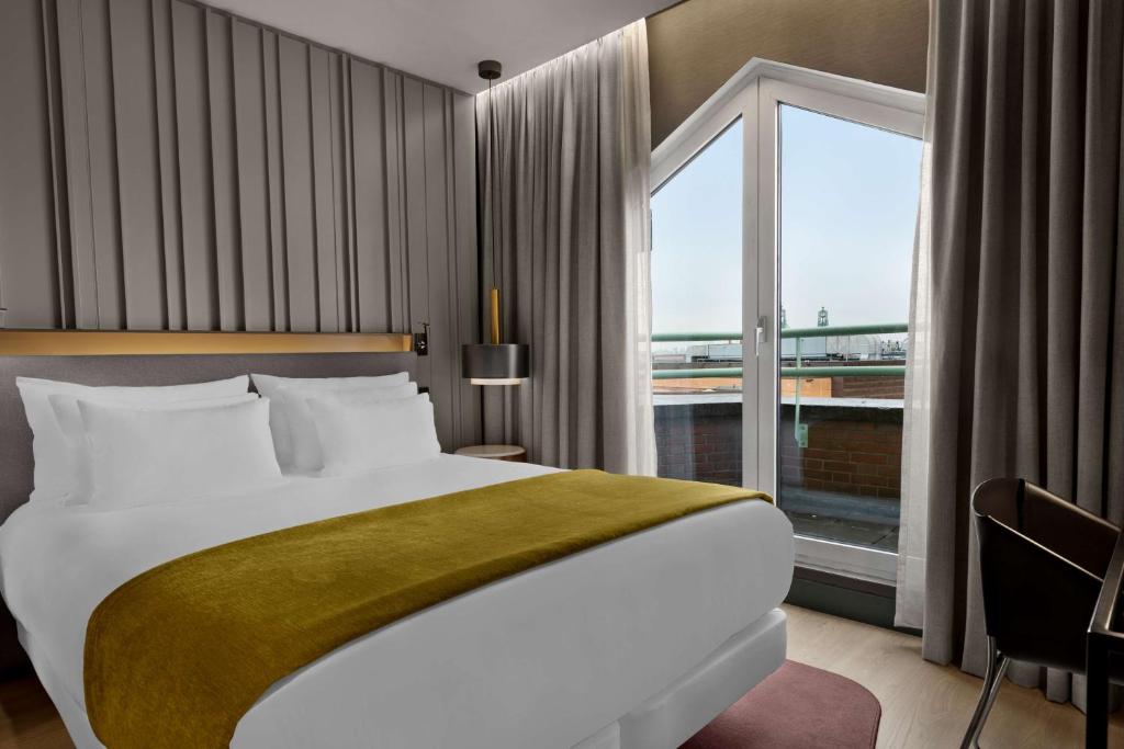 
Superior Double Room with View and Balcony
