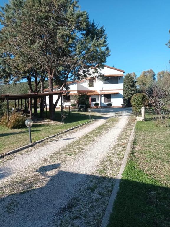 Το κτήριο όπου στεγάζεται  το διαμέρισμα