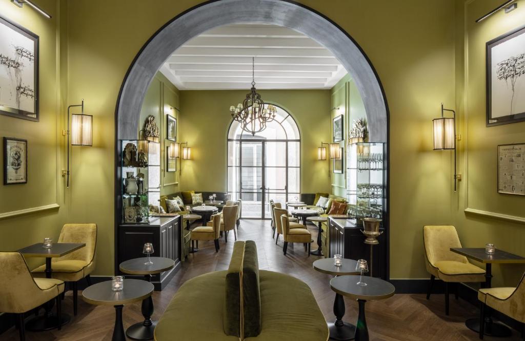 HOTEL ADRIANO Rooftop - Resim 6