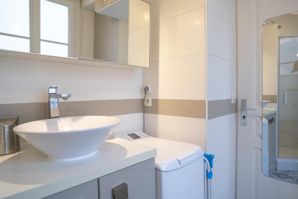 Kúpeľňa v ubytovaní Cosy and quiet apartment in Paris