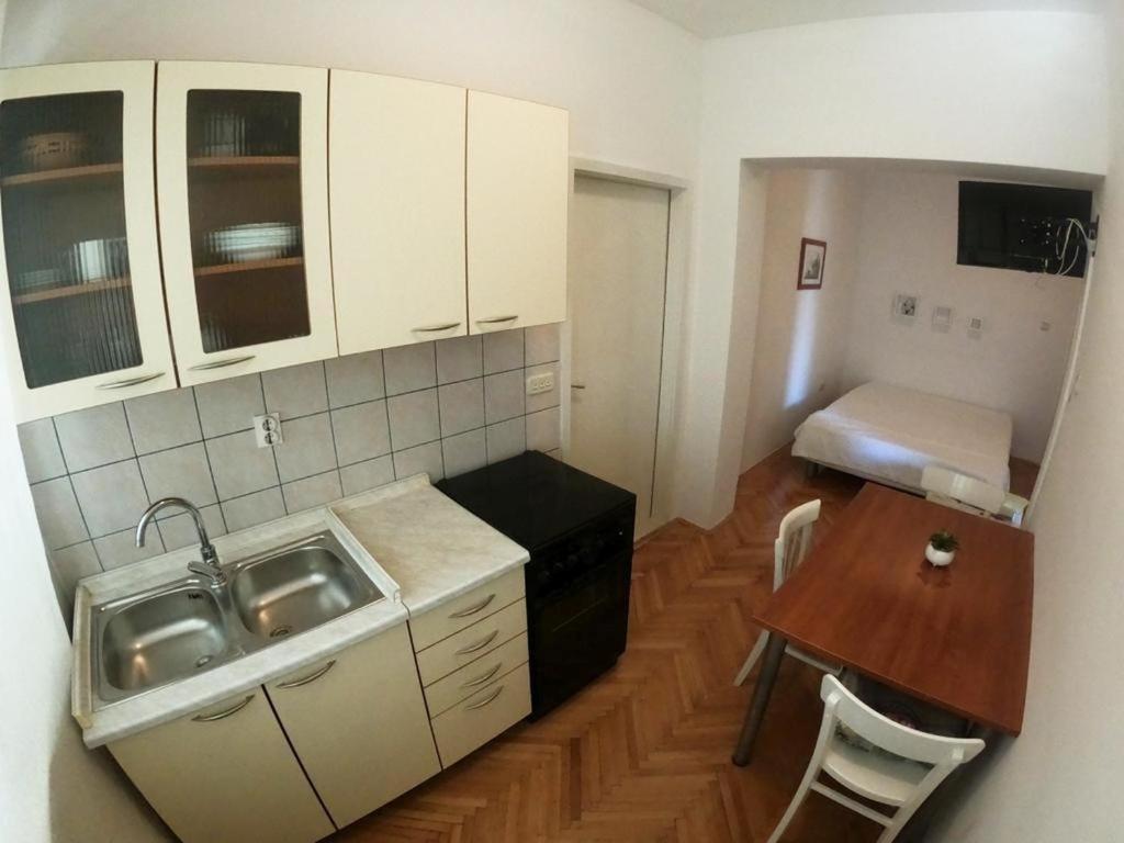 Kuchyň nebo kuchyňský kout v ubytování Guesthouse Duce (4174)