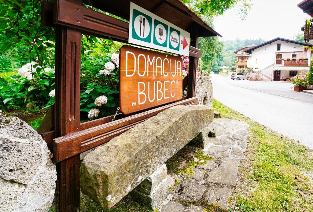 Certifikát, hodnocení, plakát nebo jiný dokument vystavený v ubytování Domačija Bubec