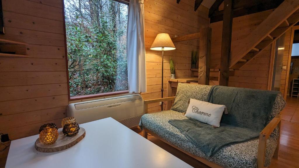 Gallery image of Chalet Hulotte avec Spa privatif in Biron