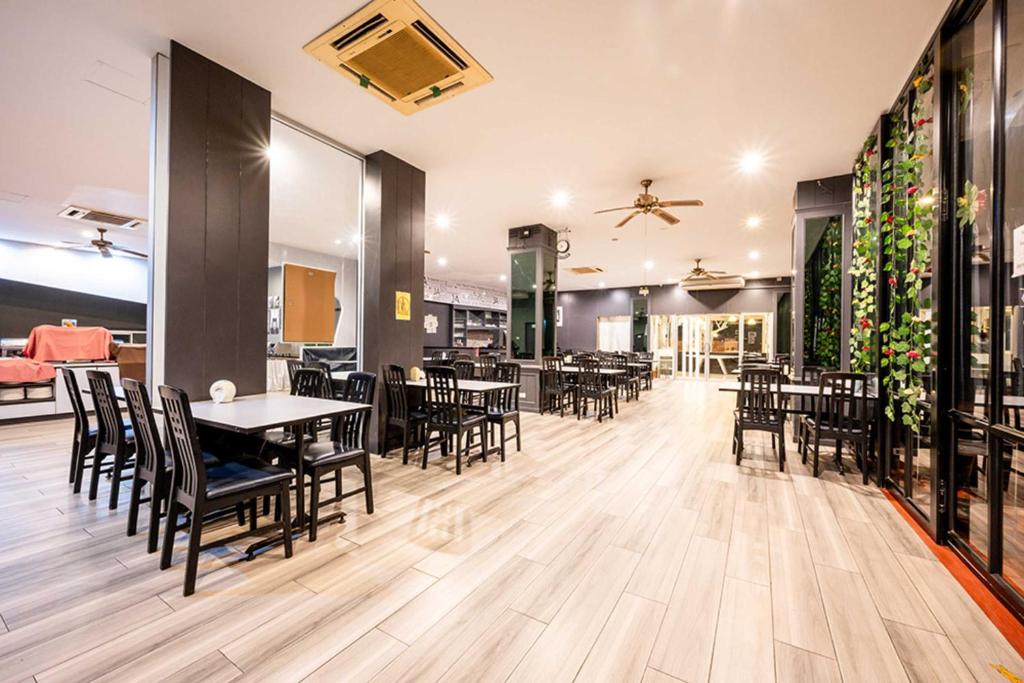 Dancenter Luxury Underwater World Pattaya - Resim 5