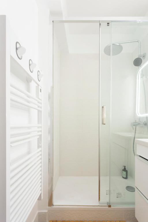 Koupelna v ubytování Chez Françoise Fr - Spacieux appartement vue imprenable avec ascenseur