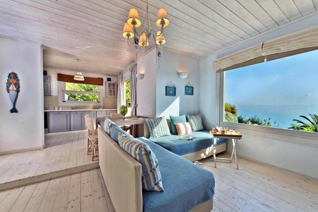 Predel za sedenje v nastanitvi Calypso Villas