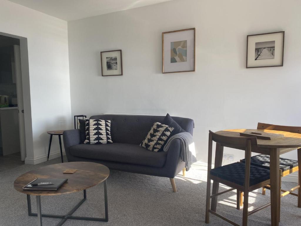 Sunrise View Flat 1 3