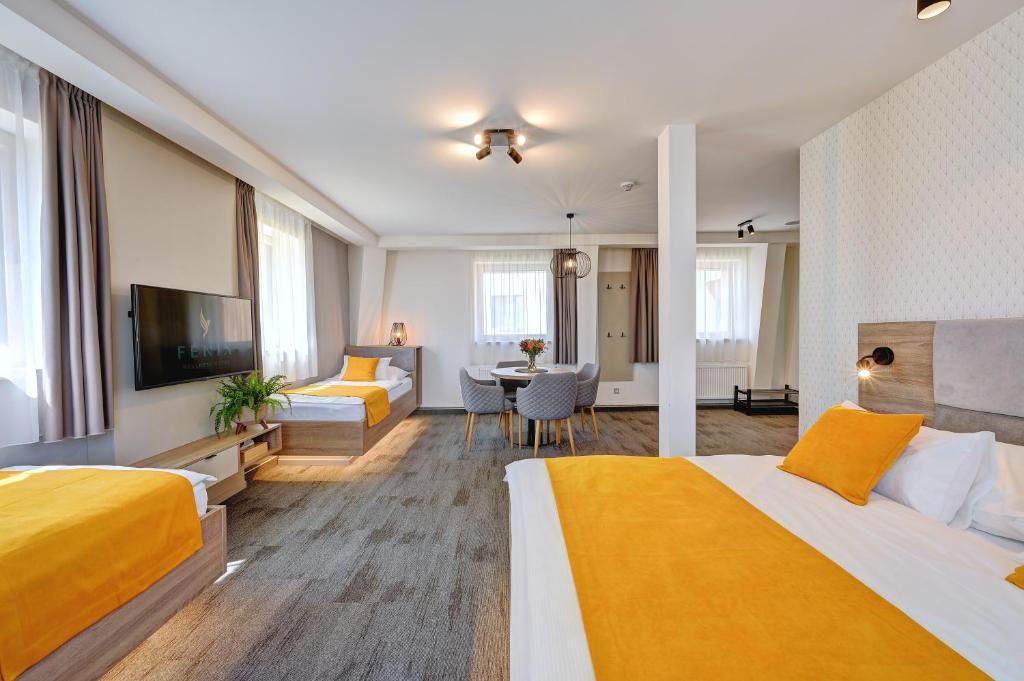 Wellness Hotel Fénix - Chambre Quadruple Avec Vue Sur Montagne