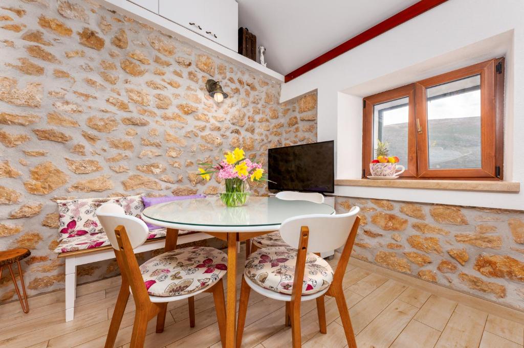 Et tv og/eller underholdning på Story Stone House