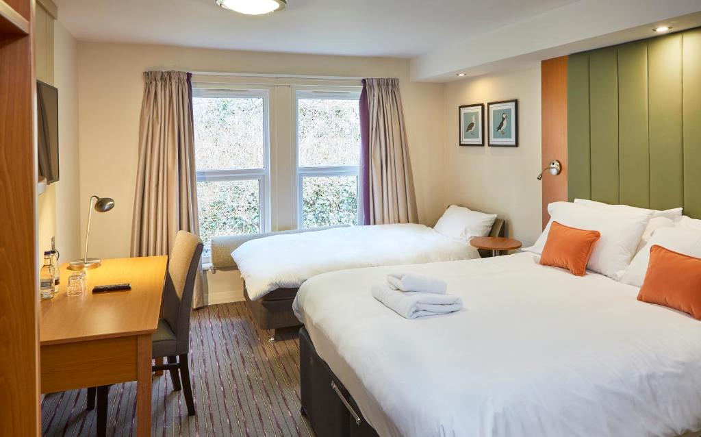 Craigside Manor - Classic Double With Chair Bed (2 Adults & 1 Child)