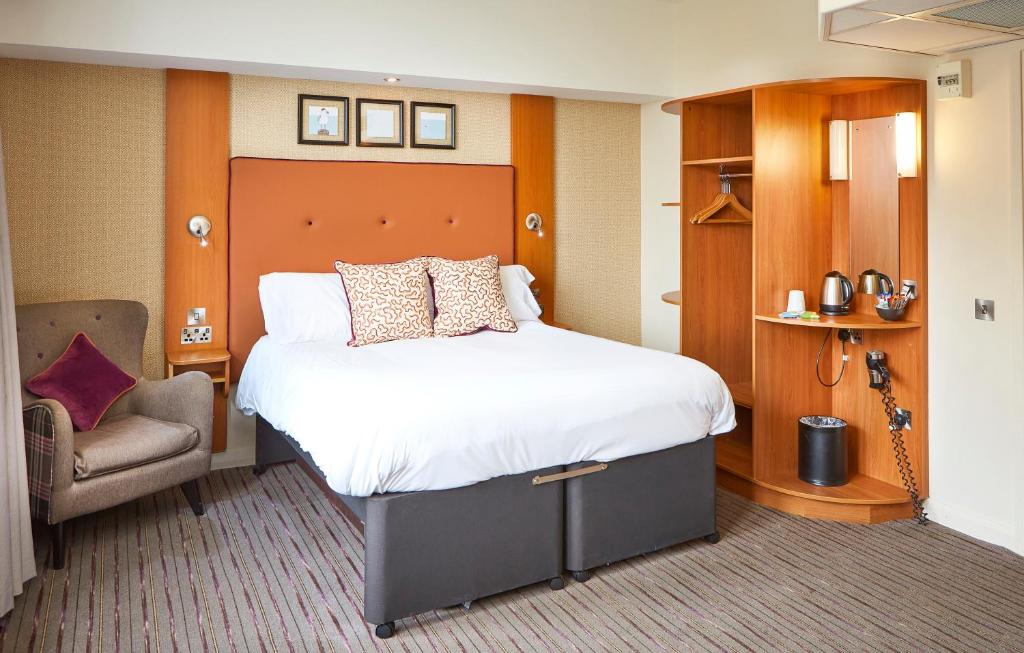 
Little Orme Double with Little Orme & Partial Seaview
