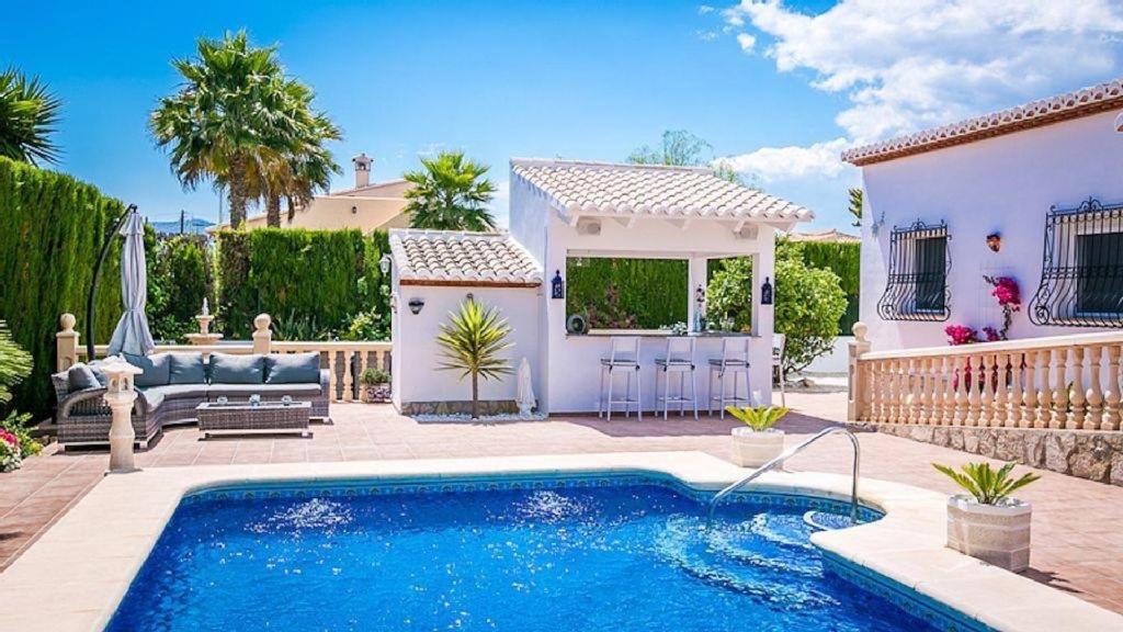 Bazén v ubytování Luxury Villa Sleeps 6 Spectacular Views in Javea nebo v jeho okolí