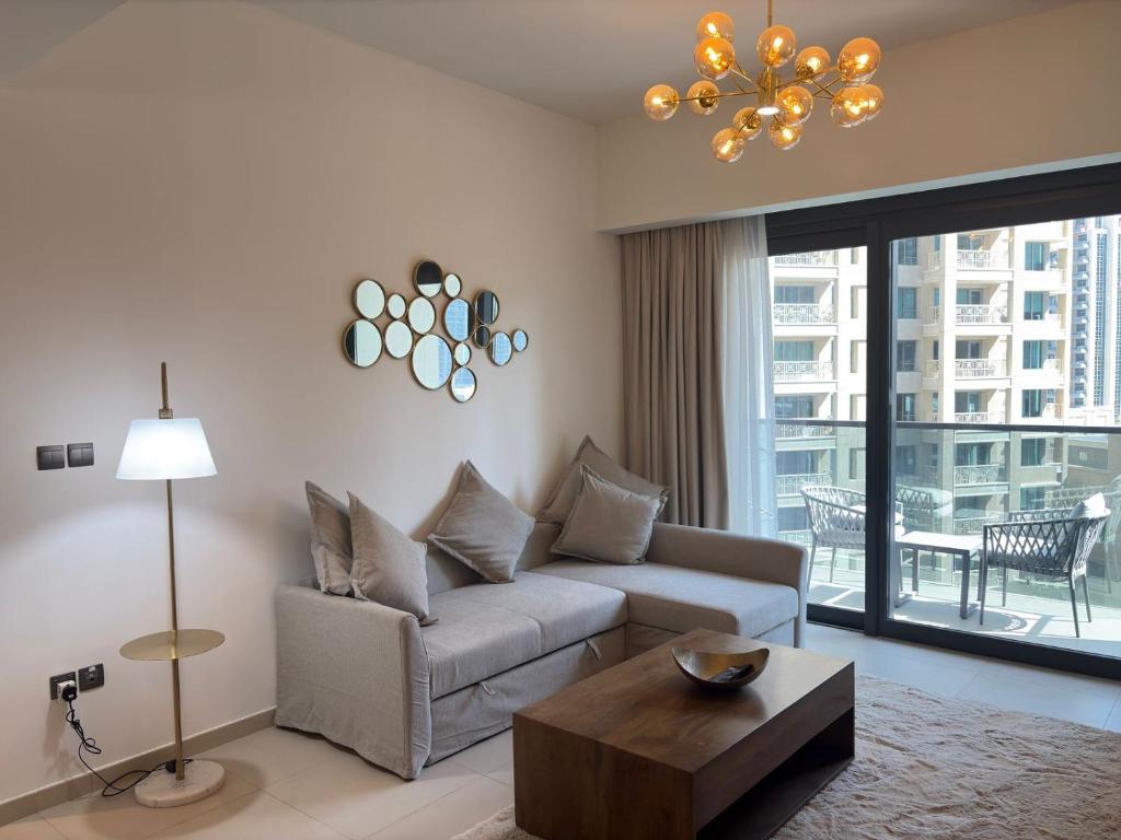 Curated visual reference: Fresh Look at Apartment In Downtown Dubai In Act I Act Ii Dubai