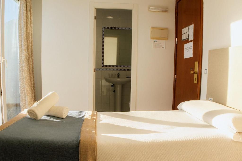 Hotel Playa Conil - Beachfront Studios & Suites - Single Room