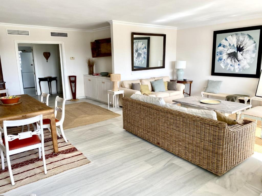 Posedenie v ubytovaní Duplex vistas al golf Guadalmina Marbella