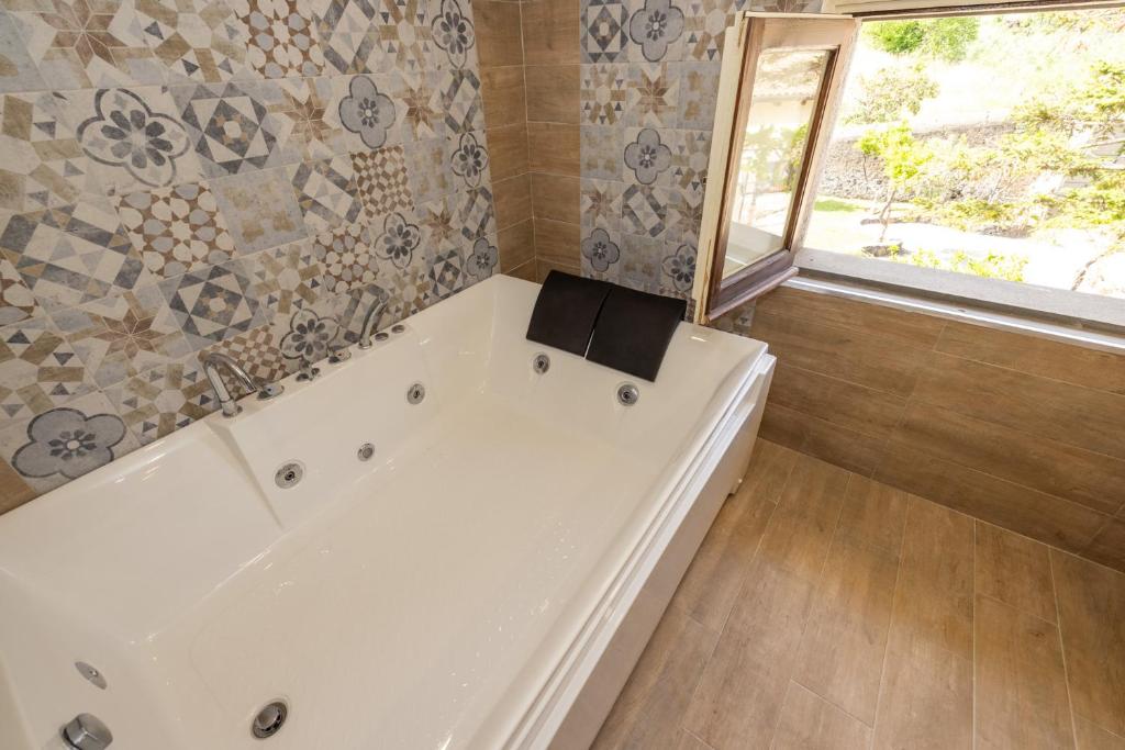 B&B Badimà - Family Room With Bath