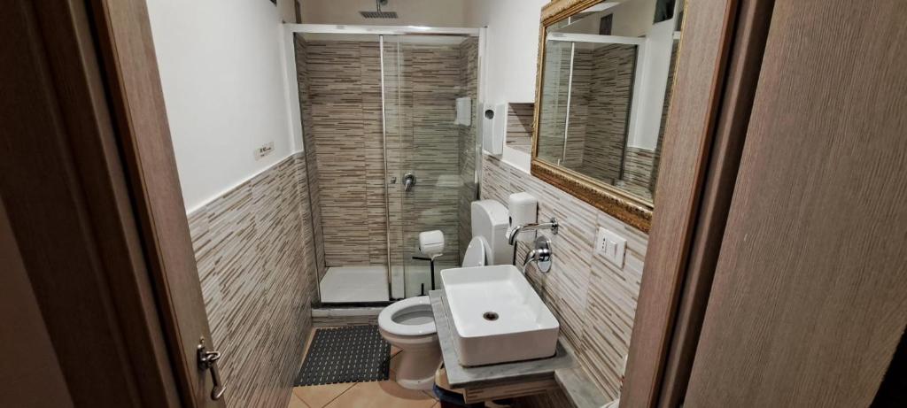 Un baño de Ostello Exclusive Dependance