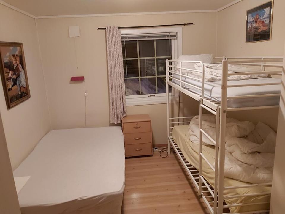 Postel nebo postele na pokoji v ubytování Ålesund New Guesthouse