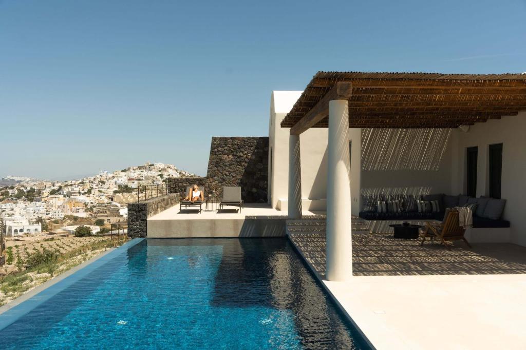 Bazén v ubytování Patina Vivera Estate Santorini nebo v jeho okolí