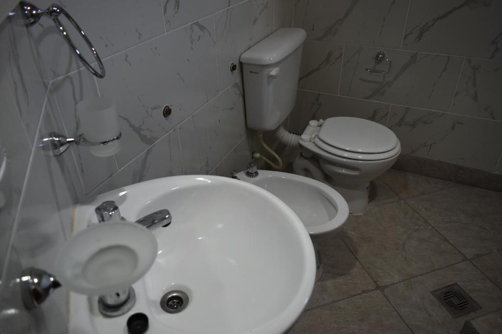 Koupelna v ubytování Raíces Hospedaje