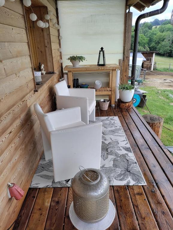 Aed väljaspool majutusasutust Knusperhäuschen mit Wellness-Oase