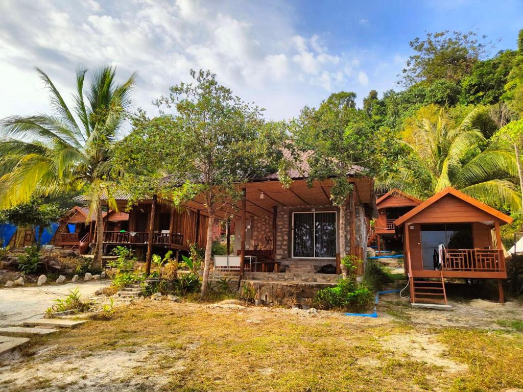 Zahrada ubytování Europe Enchanted Bungalow Koh Rong