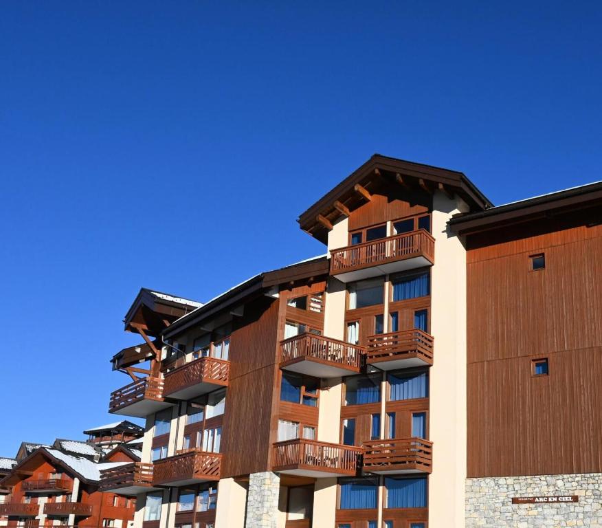 Budynek, w którym mieści się apartament