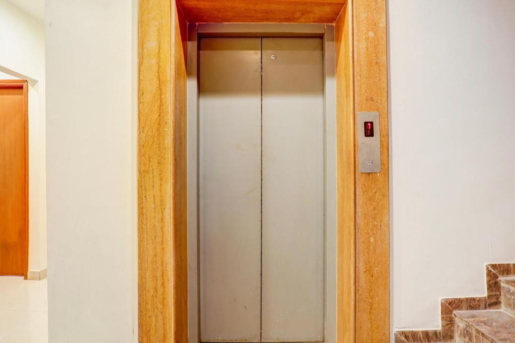 Fotografie z fotogalerie ubytování Super Townhouse Oak Ramdaspeth Downtown v destinaci Nágpur