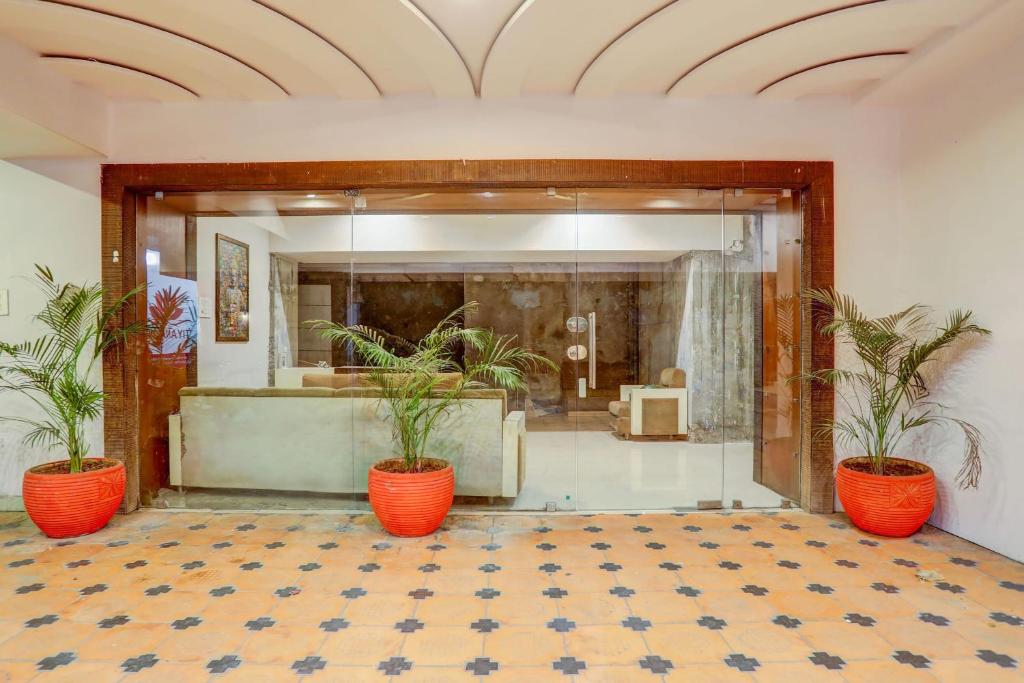 Vstupní hala nebo recepce v ubytování Super Townhouse Oak Ramdaspeth Downtown
